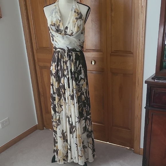 Donna Ricco Dresses & Skirts - Donna Ricco Floral Print Halter Maxi Dress
